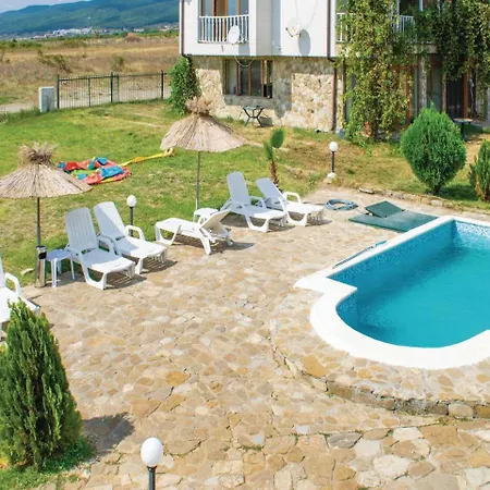 Two-bedroom Holiday In Kosharica