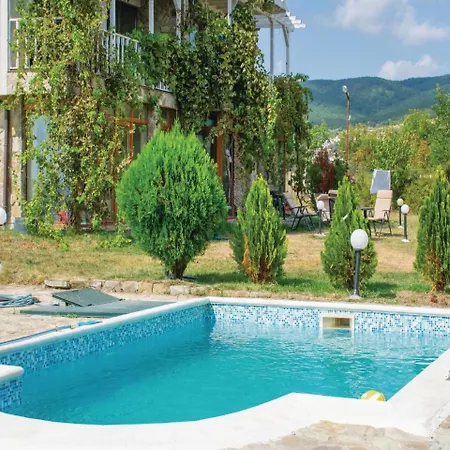Two-bedroom Holiday In Kosharica Ваканционна къща *