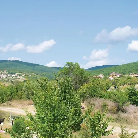 Two-bedroom Holiday In Kosharica Кошарица
