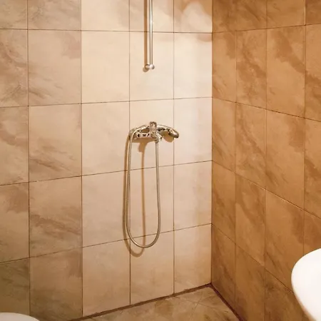 Two-bedroom Holiday In Kosharica Ваканционна къща