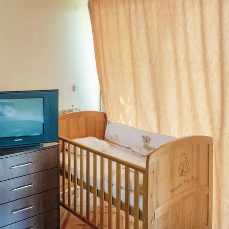 Ваканционна къща Two-bedroom Holiday In Kosharica Кошарица